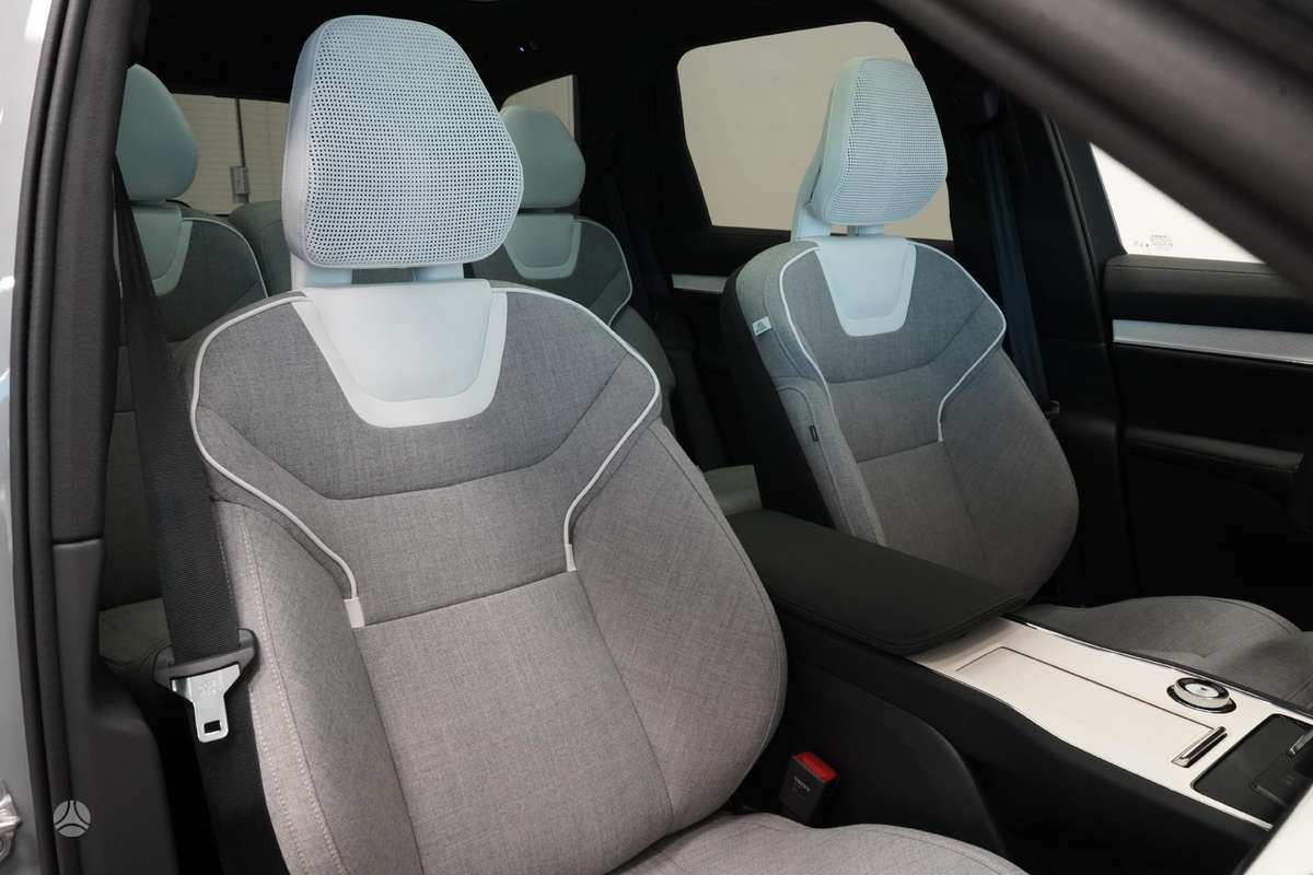 Volvo EX90 - 11