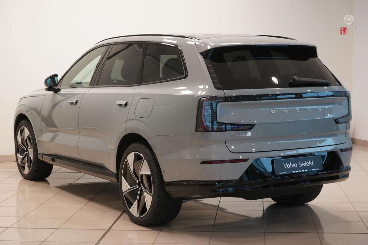 Volvo EX90 - 3