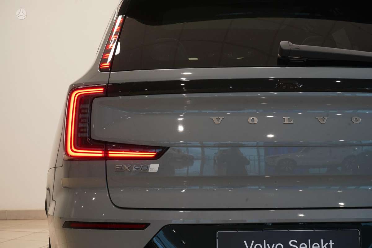 Volvo EX90 - 7