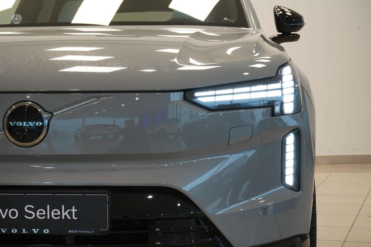 Volvo EX90 - 5