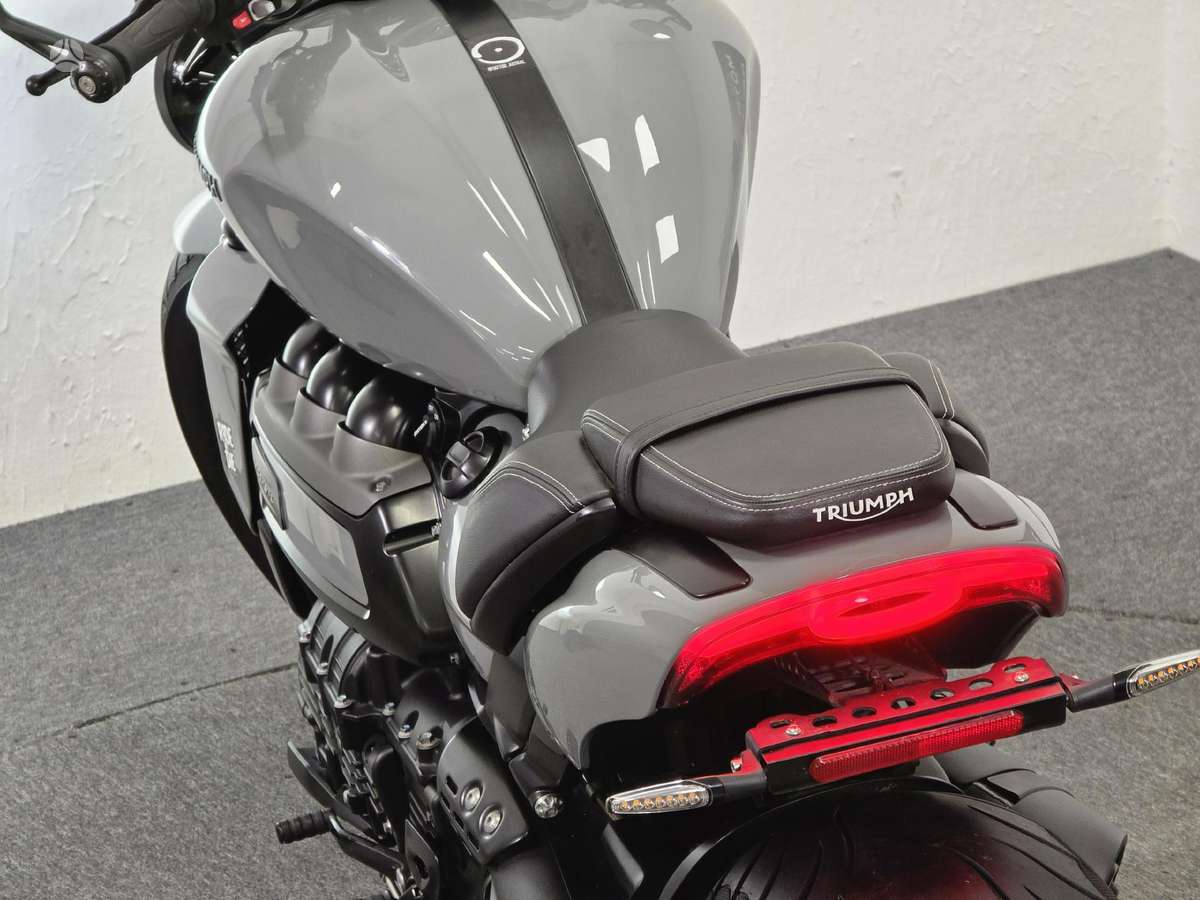 Triumph Rocket III R 2500cc, чопперы / круизеры / custom