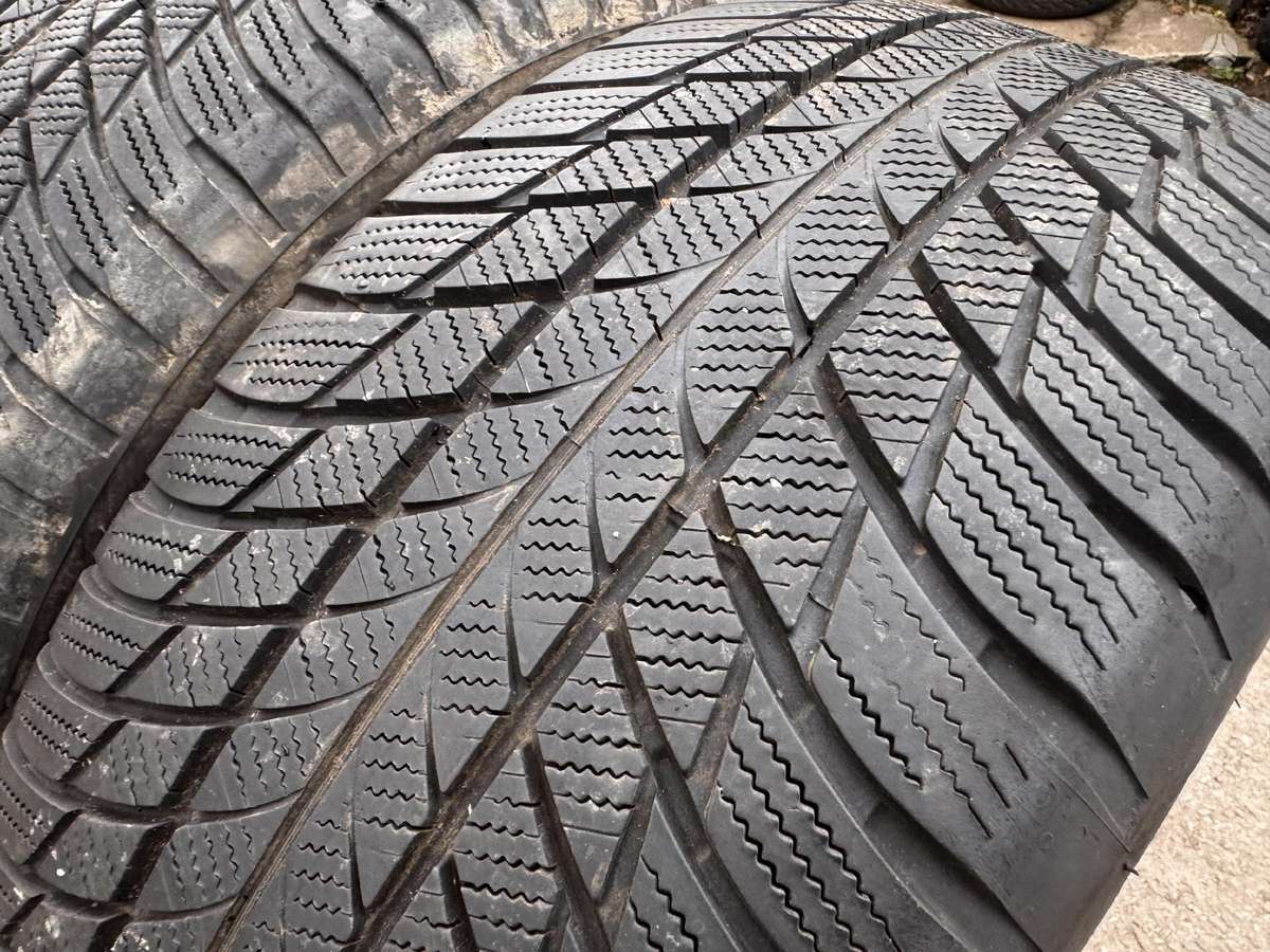 Bridgestone Blizzak LM-001, winter 245/50 R19