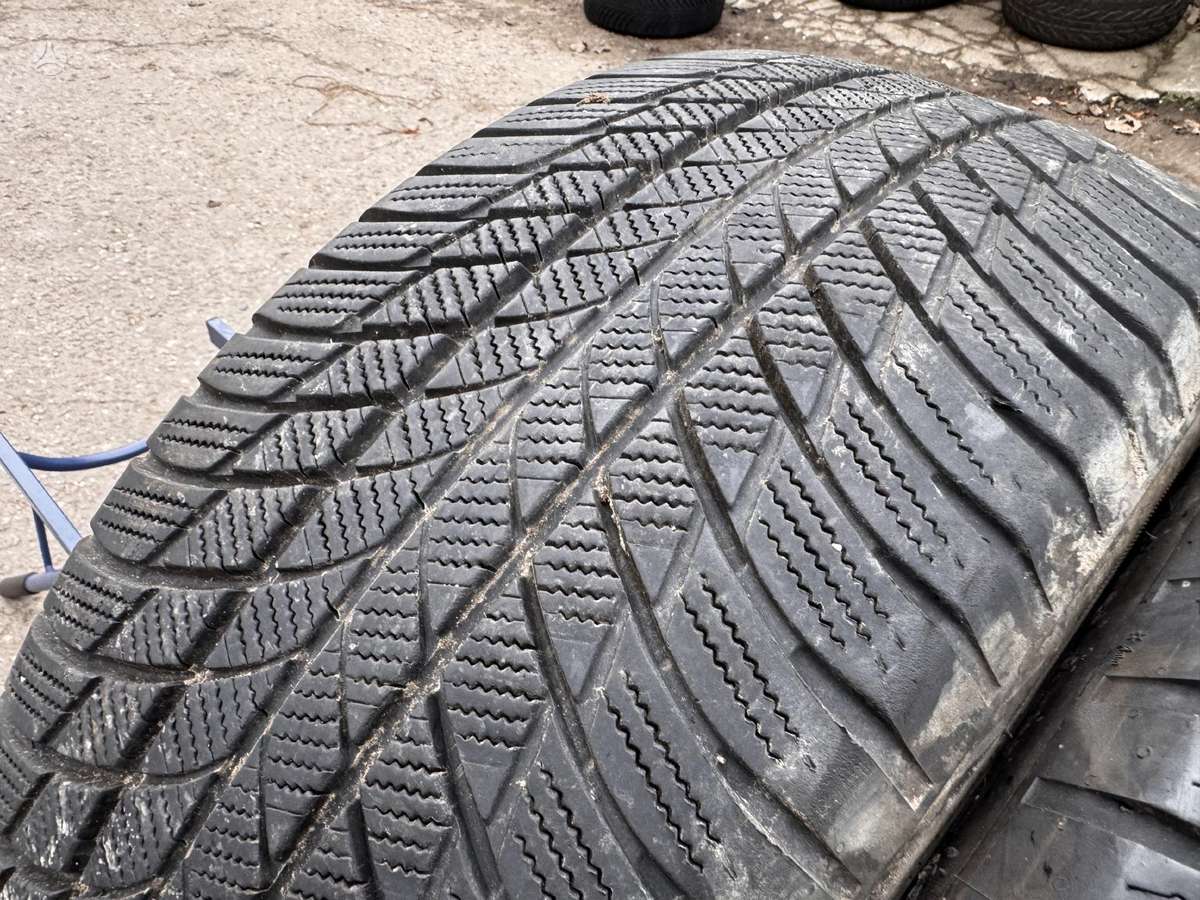 Bridgestone Blizzak LM-001, winter 245/50 R19