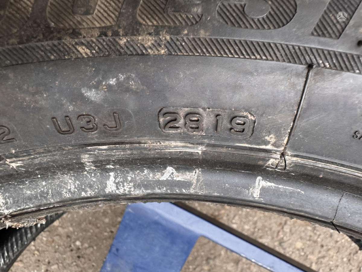 Bridgestone Blizzak LM-001, winter 245/50 R19
