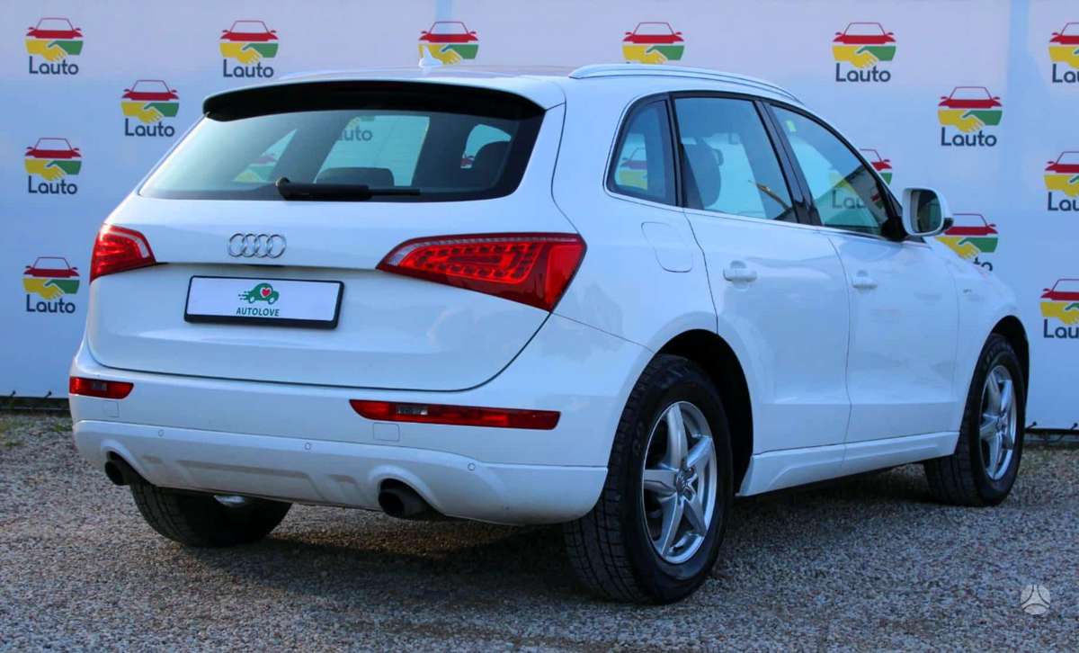 Audi Q5, 2.0 l., off-road / crossover