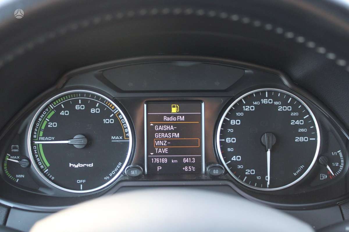 Audi Q5, 2.0 l., off-road / crossover