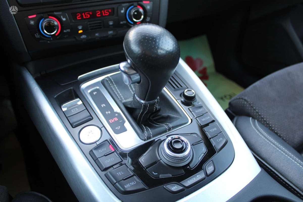 Audi Q5, 2.0 l., off-road / crossover