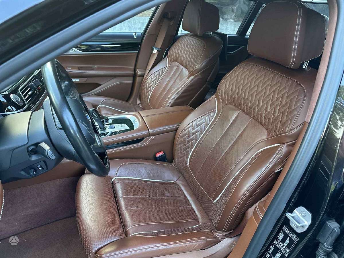 BMW 750, 3.0 l., Седан