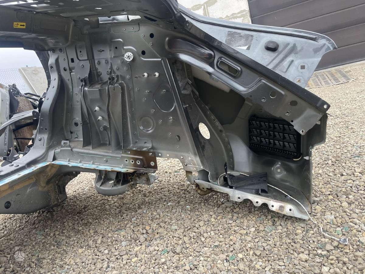 Audi e-tron GT kėbulo dalys