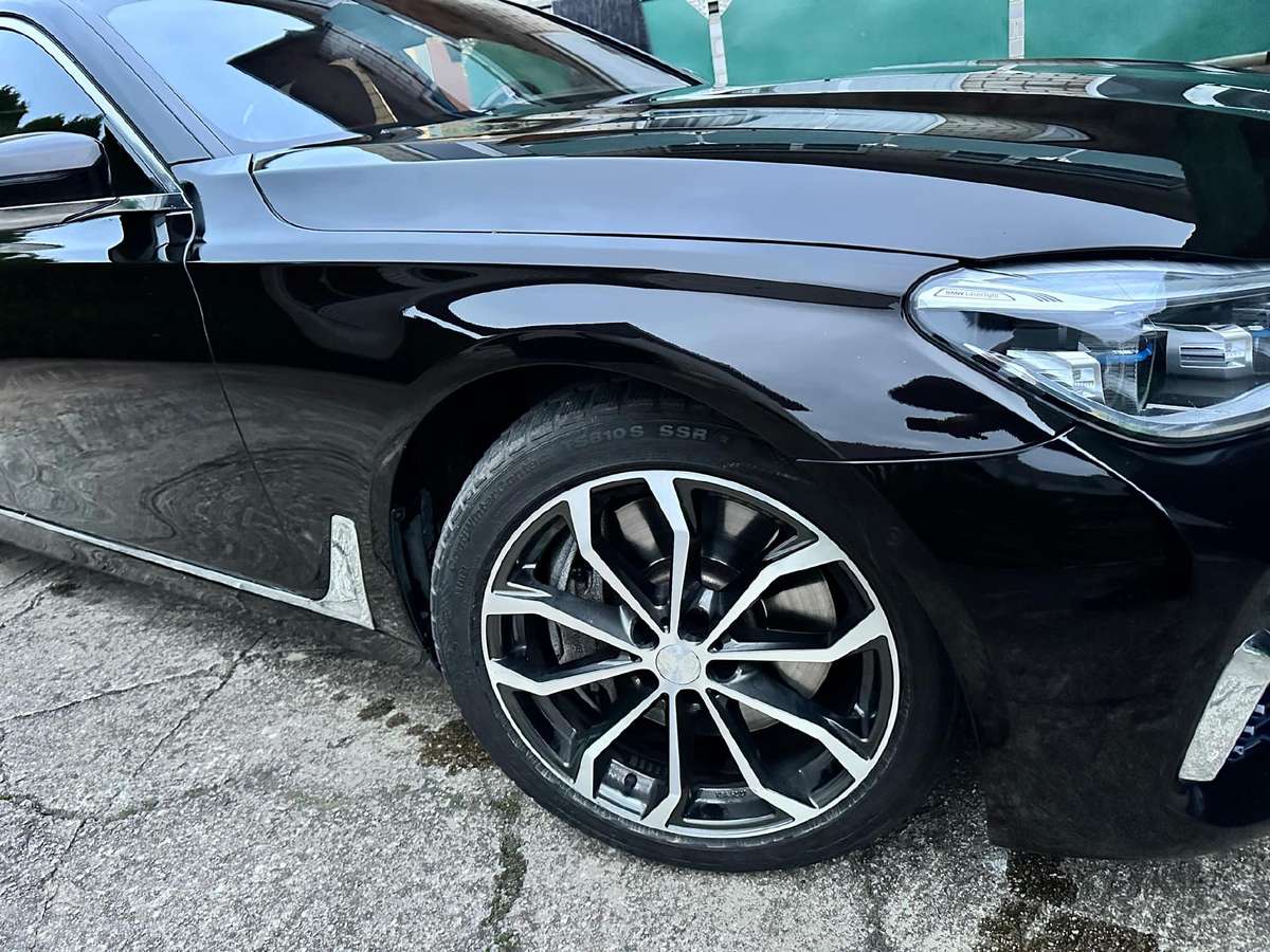 BMW 750, 3.0 l., Седан