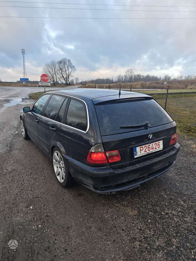BMW 330
