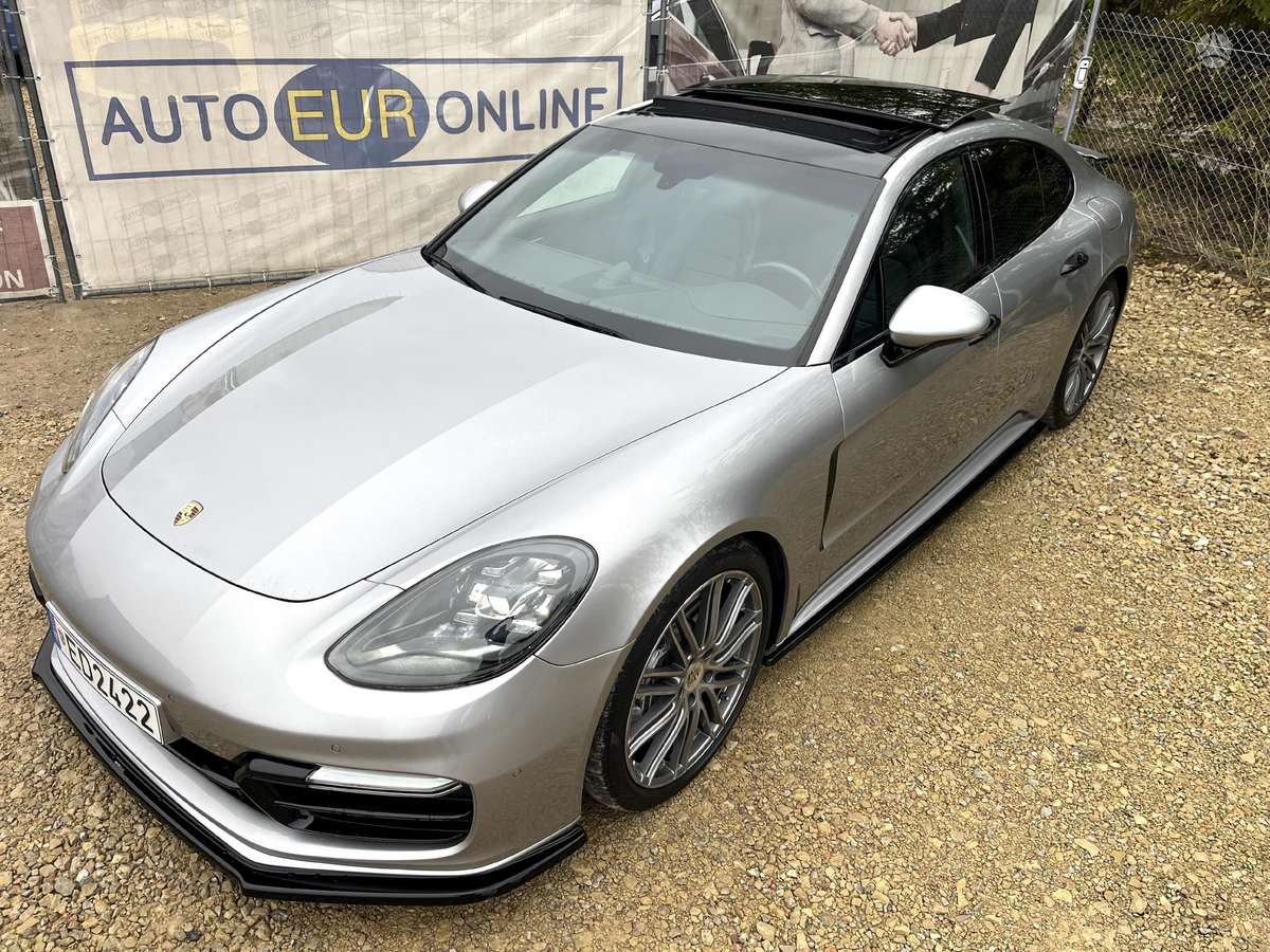 Porsche Panamera - 4