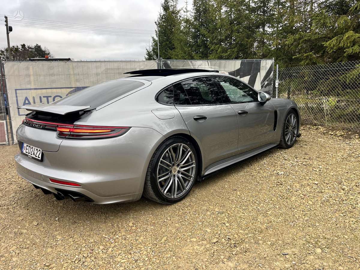Porsche Panamera - 7