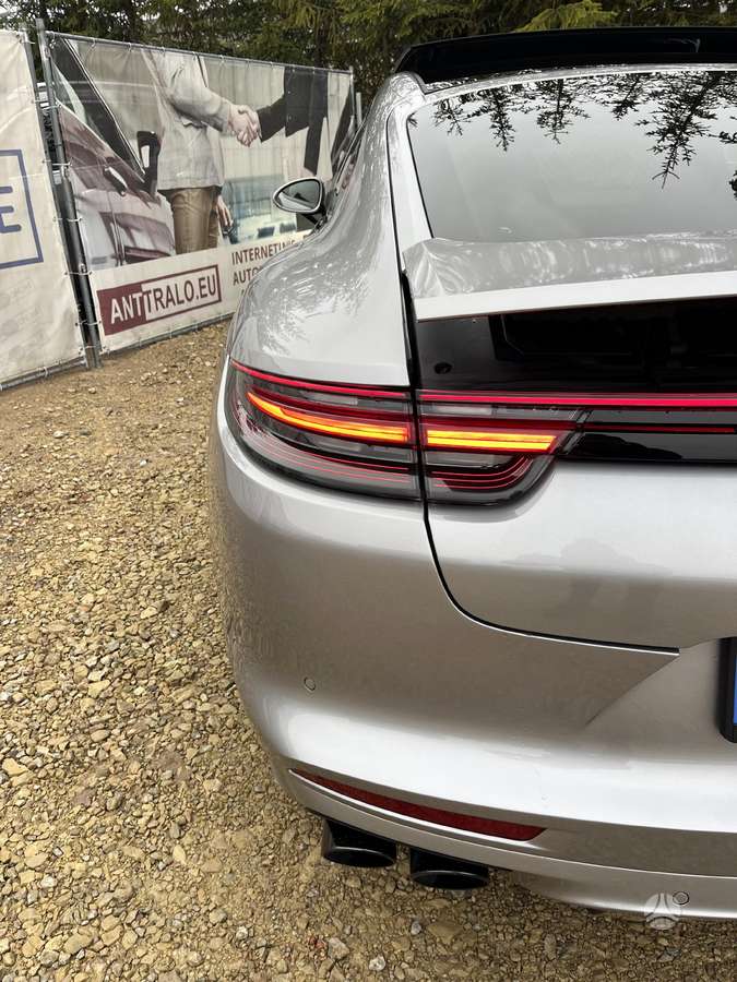 Porsche Panamera - 8