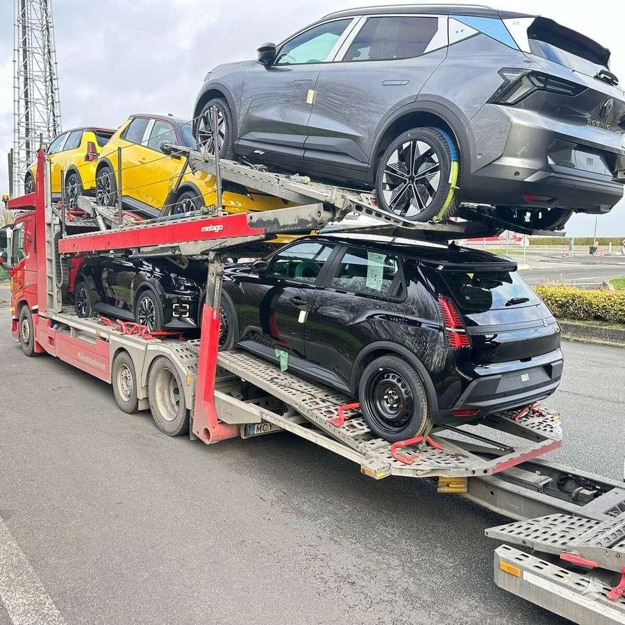 Volvo + Kassbohrer 2021, auto transporters