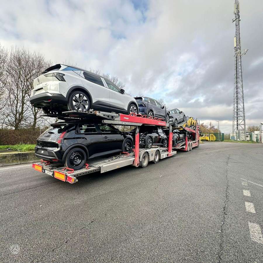 Volvo + Kassbohrer 2021, auto transporters