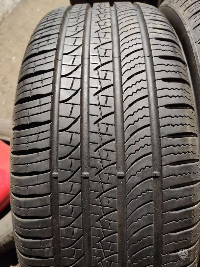 Pirelli, universalios 235/50 R20