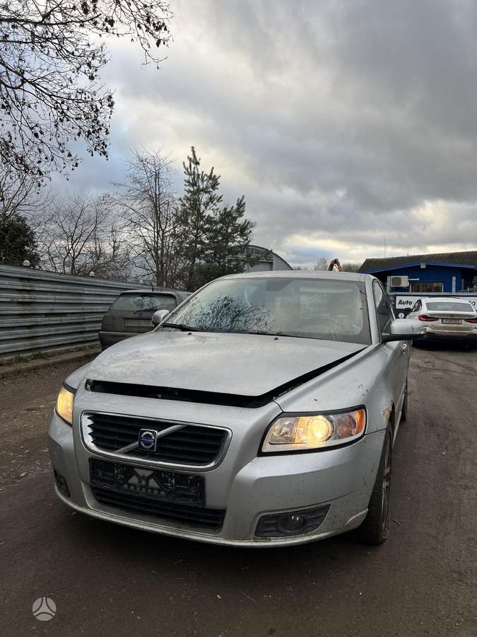 Volvo V50 for parts