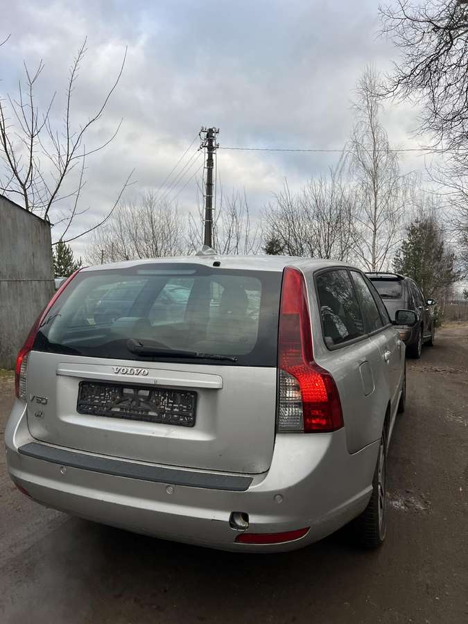 Volvo V50 dalimis