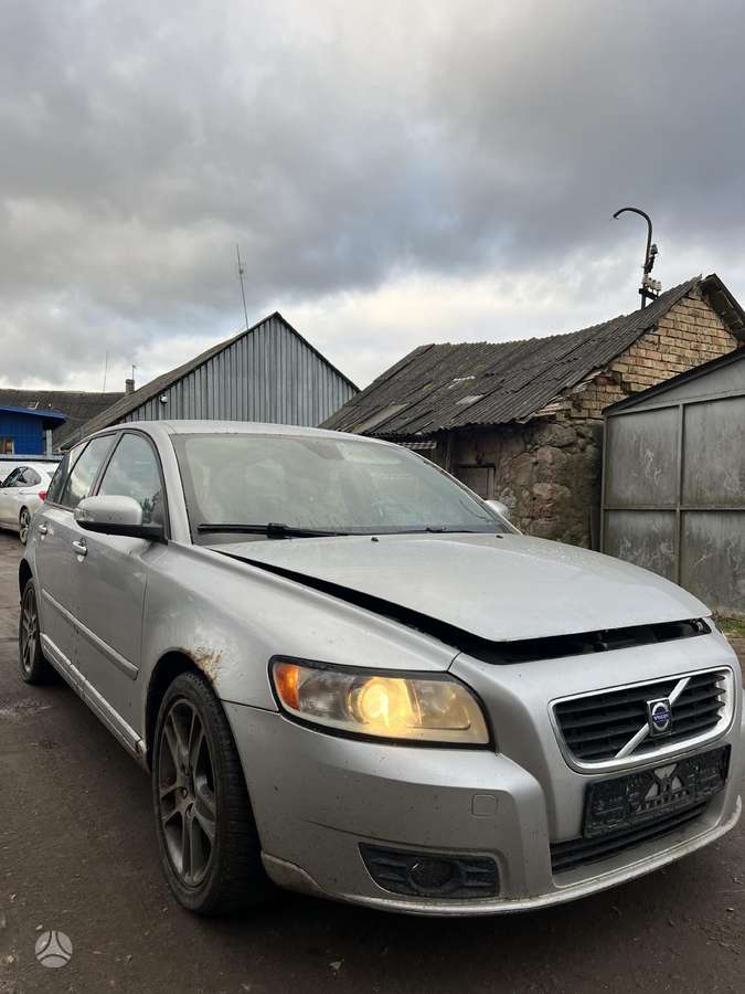 Volvo V50 dalimis
