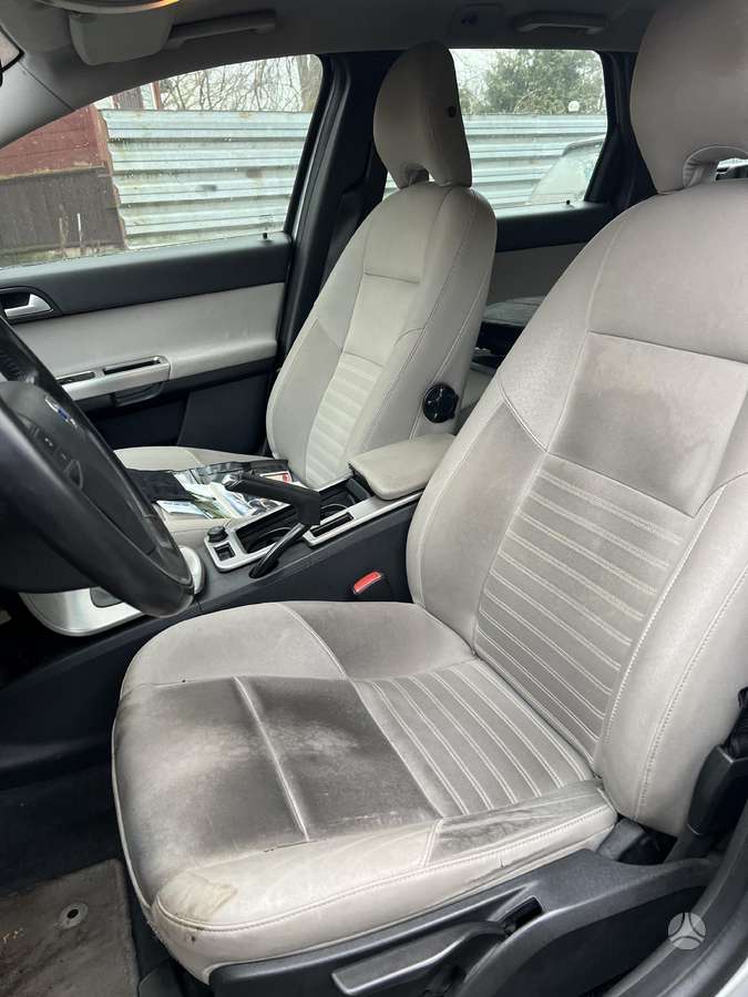Volvo V50 rezerves daļās