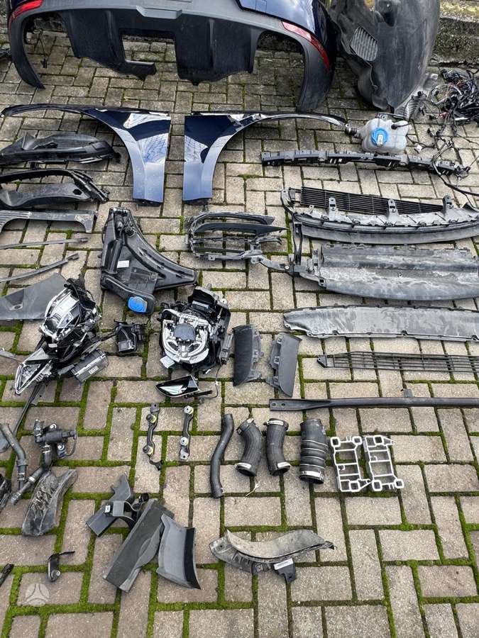 Porsche Macan kėbulo dalys