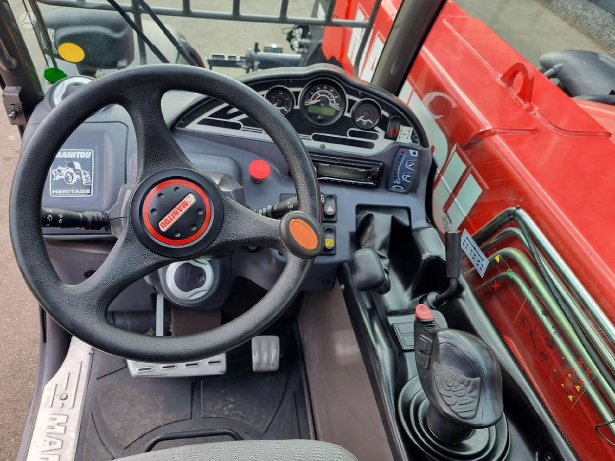 Manitou MT732, telescopic handler