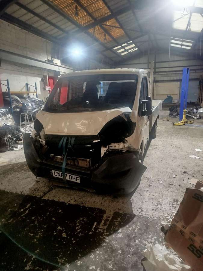Citroen Jumper, preču