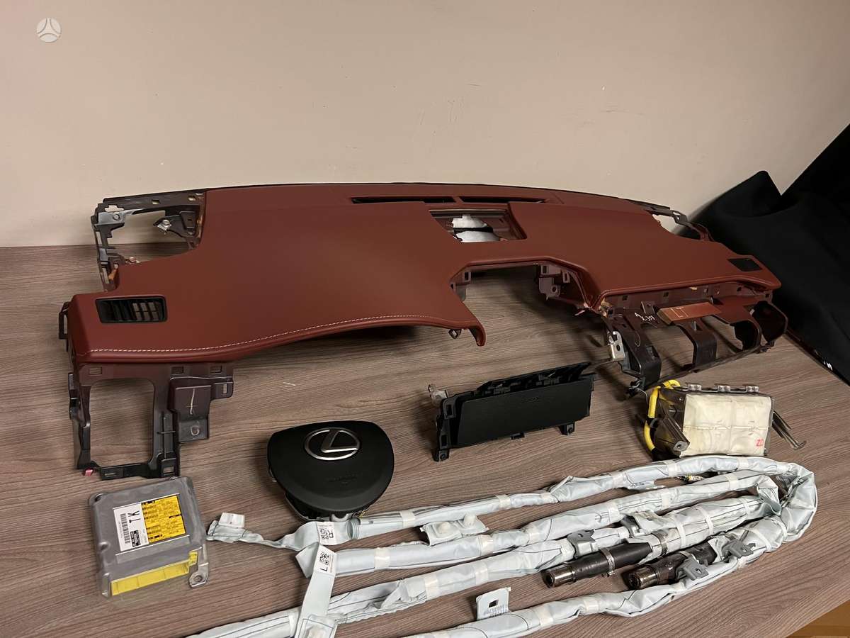Lexus NX klasė salono detalės