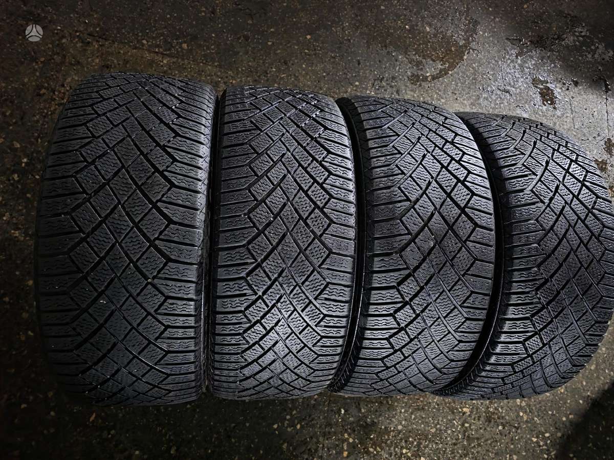 Continental, всесезонные 235/50 R20