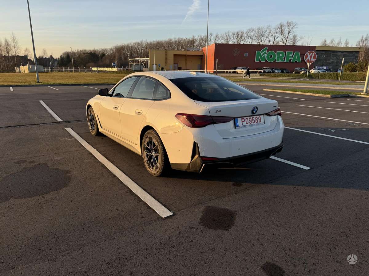BMW i4, 70 kWh, hatchback