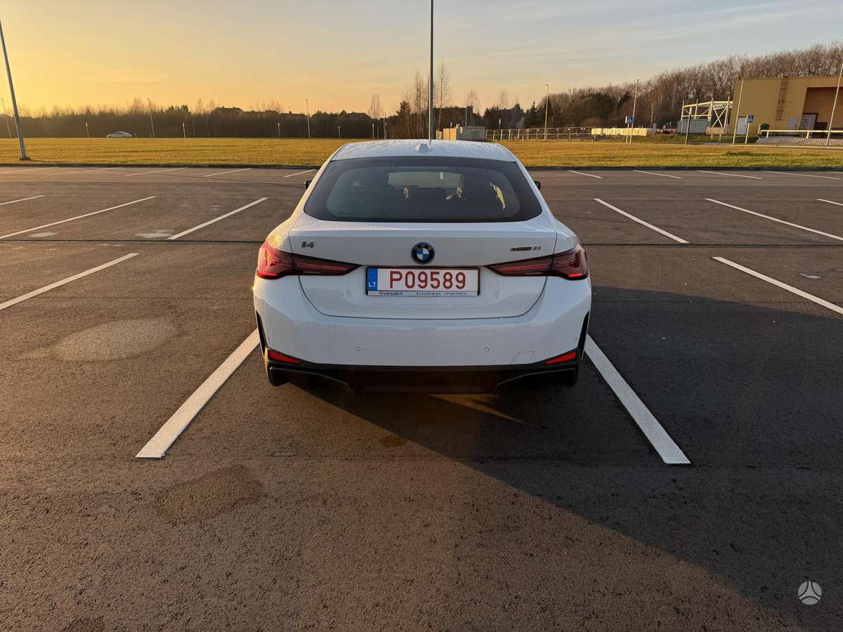 BMW i4, 70 kWh, hatchback