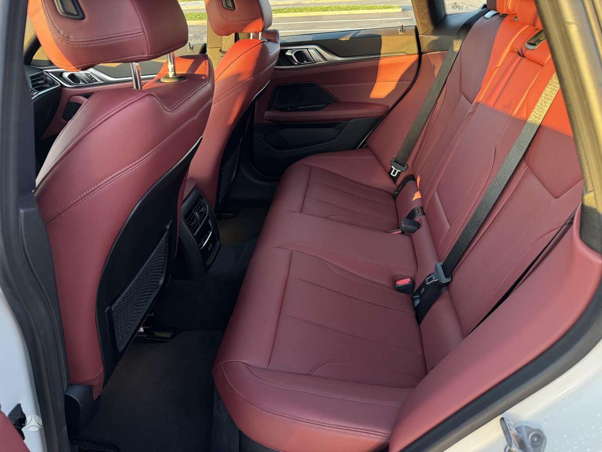 BMW i4, 70 kWh, hatchback