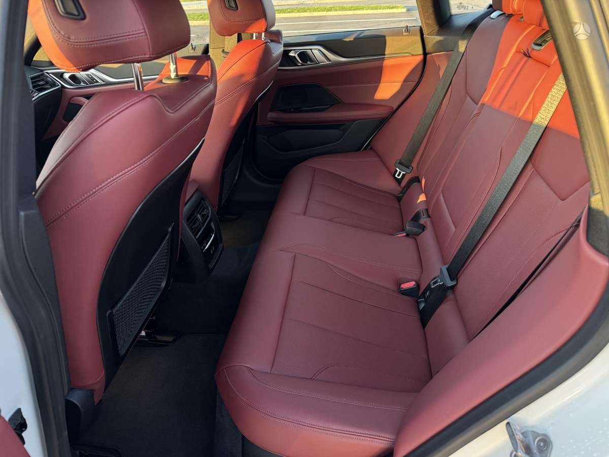BMW i4, 70 kWh, hatchback