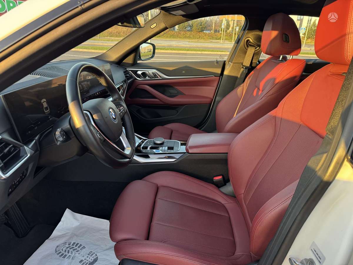 BMW i4, 70 kWh, hatchback