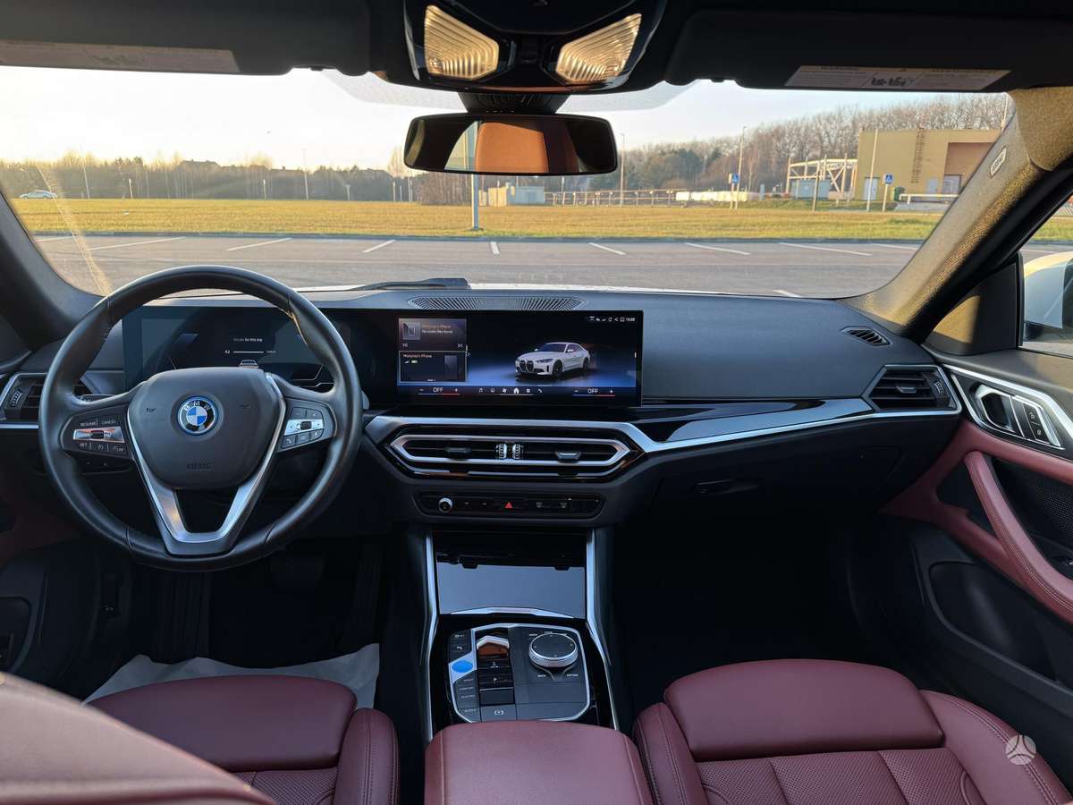 BMW i4, 70 kWh, hatchback