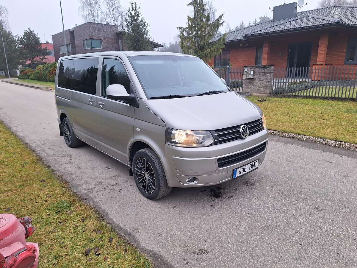 Volkswagen Caravelle - 1