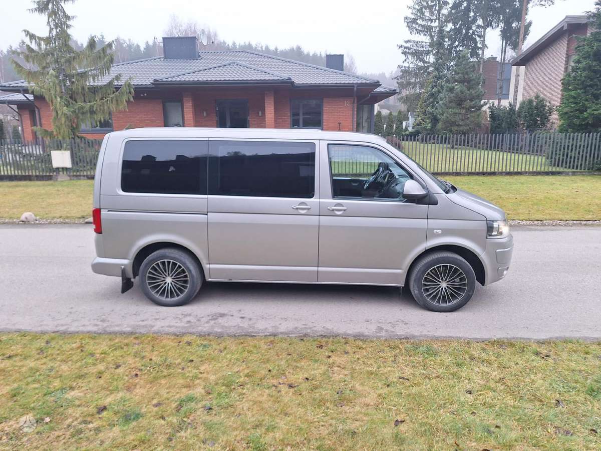 Volkswagen Caravelle - 7