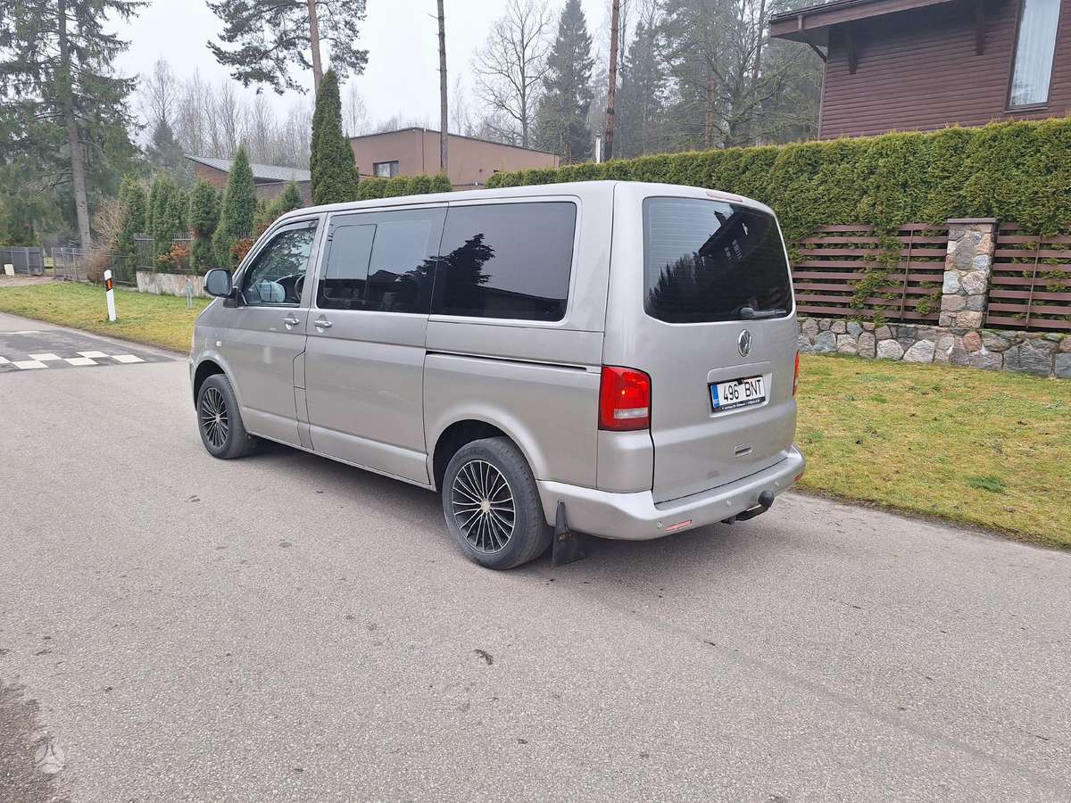 Volkswagen Caravelle - 9
