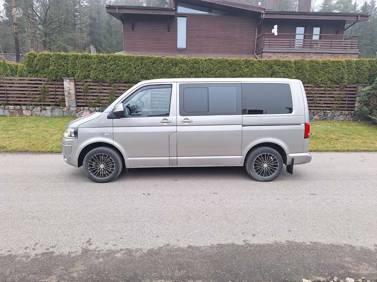 Volkswagen Caravelle - 10
