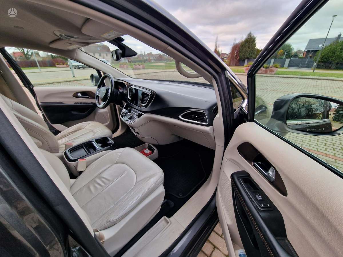 Chrysler Pacifica, 3.6 l., Минивэн