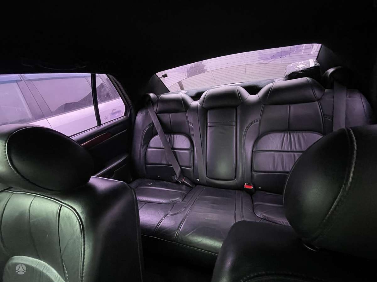 Cadillac DeVille, 4.6 l., saloon / sedan