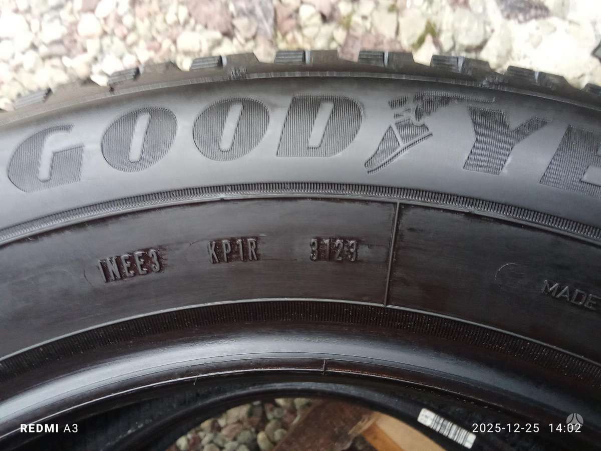 Goodyear, зимние 215/65 R17