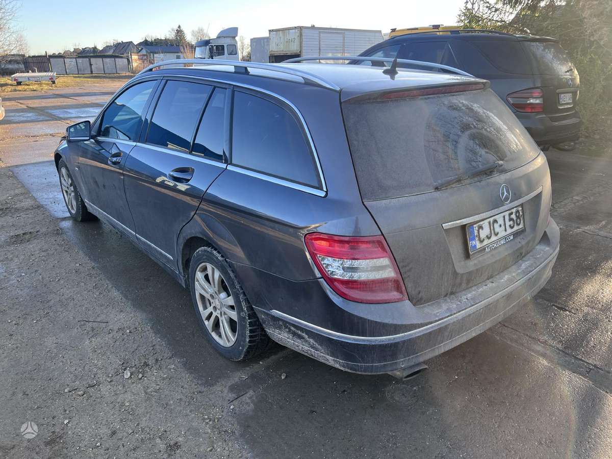 Mercedes-Benz C220