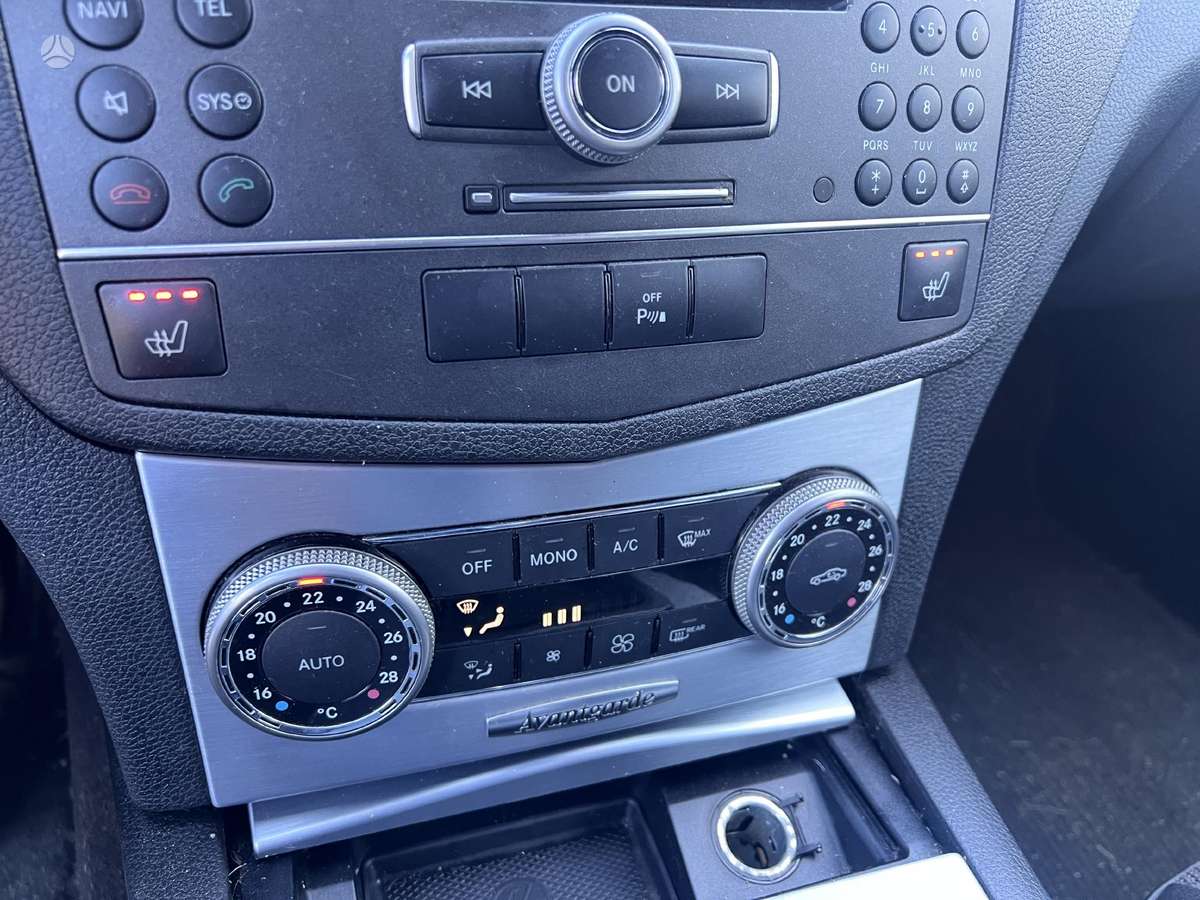 Mercedes-Benz C220