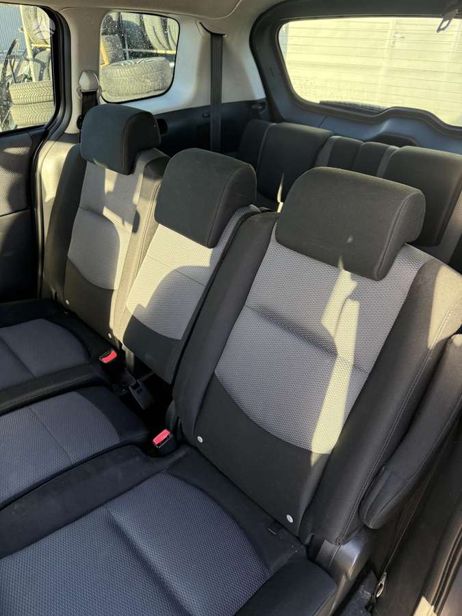 Mazda 5, 2.0 l., Минивэн