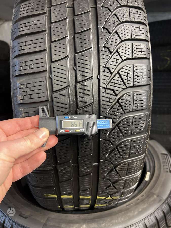 Pirelli P ZERO WINTER, žieminės 235/50 R19