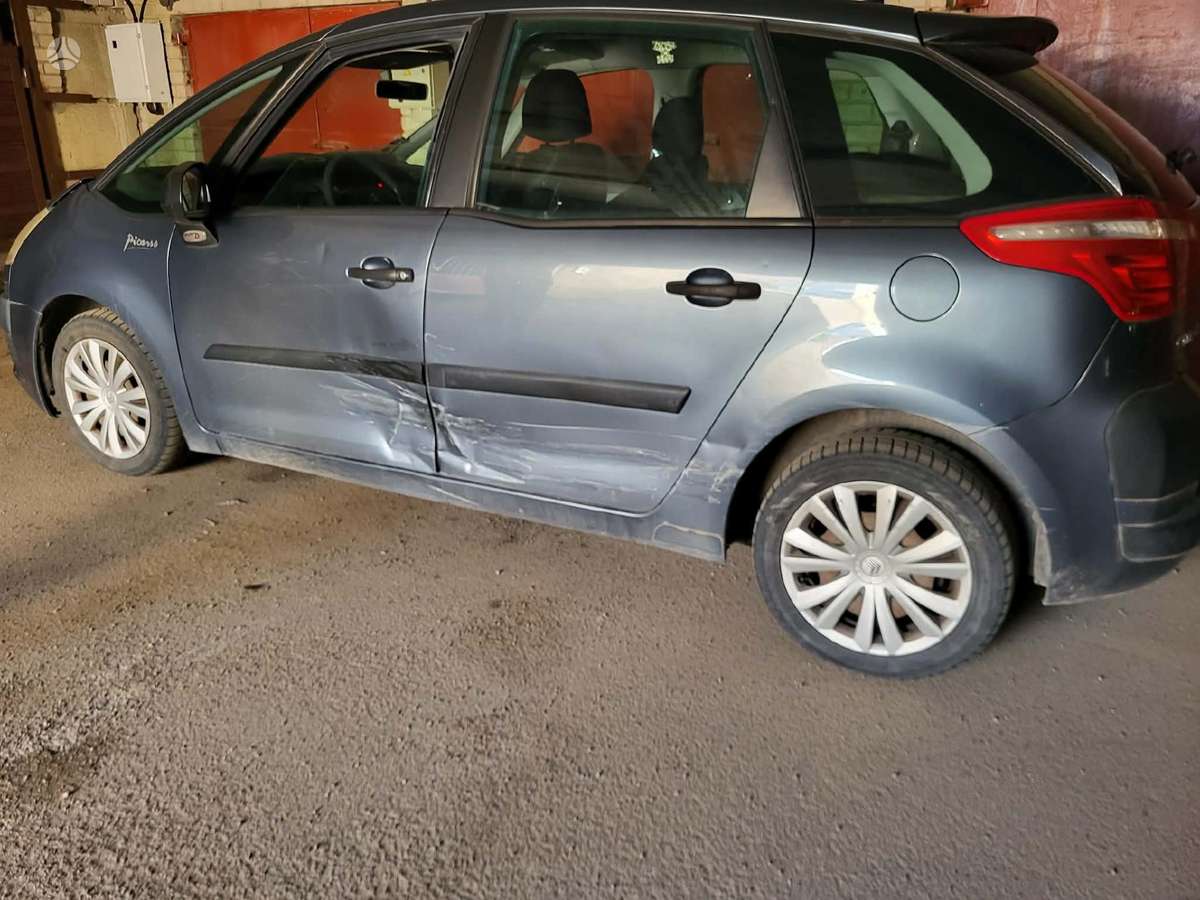 Citroen C4 Picasso по частям