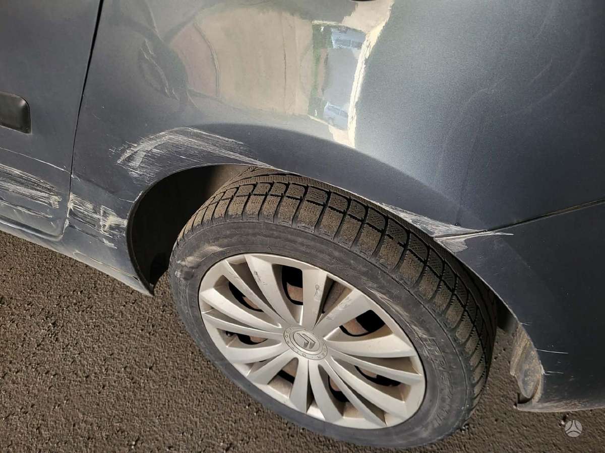 Citroen C4 Picasso по частям