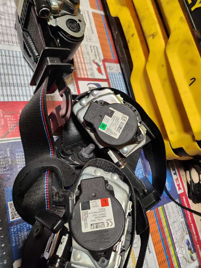 BMW 3 serija salono detalės